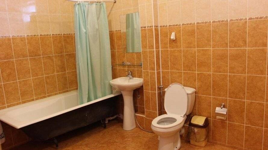 Отель Лидер