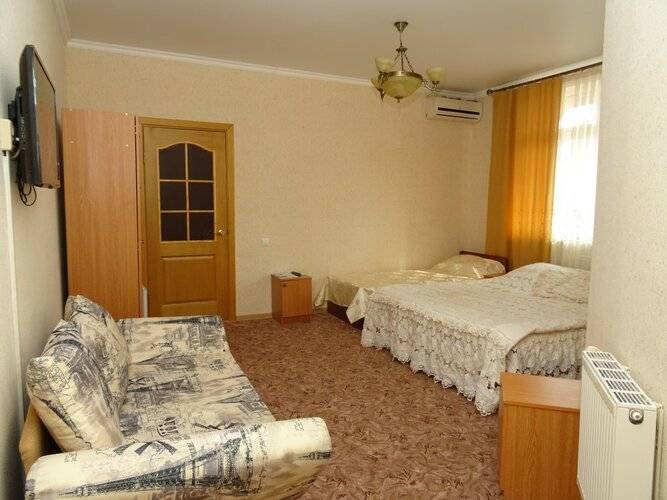 Отель Лидер