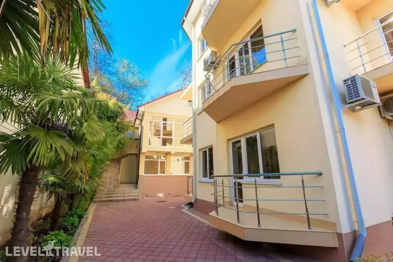 Мини-Отель Happy Rabbit (Ex.Отель Лотос)