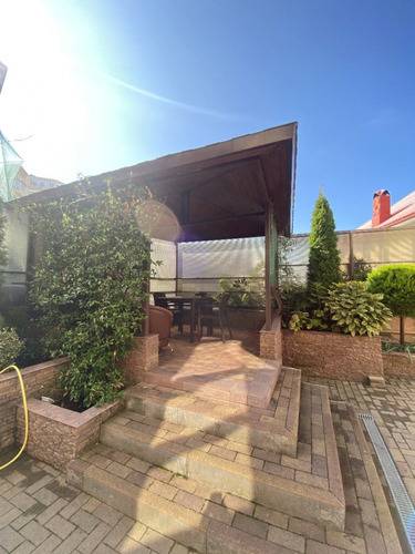 Golden House