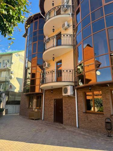 Golden House