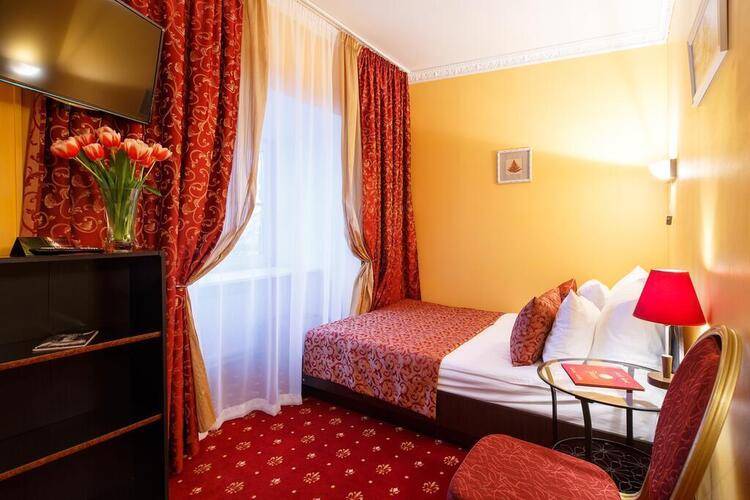 Jenavi Club Hotel