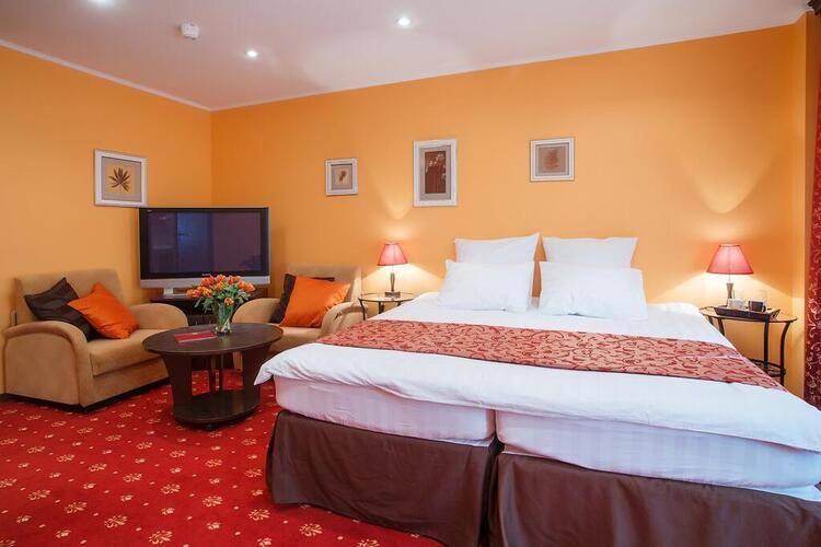 Jenavi Club Hotel