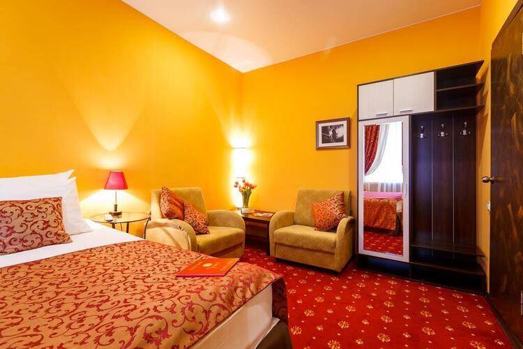 Jenavi Club Hotel