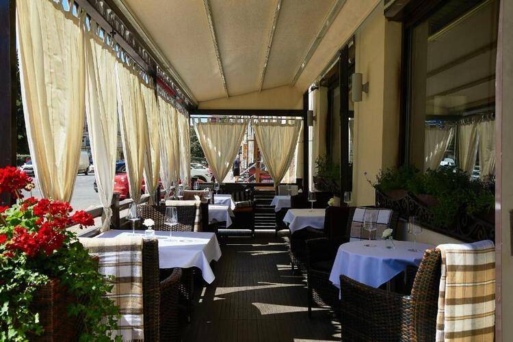 Mary Hotel