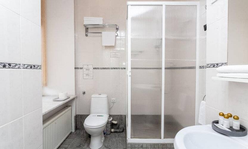 Элис Syncotel (Белое И Черное)