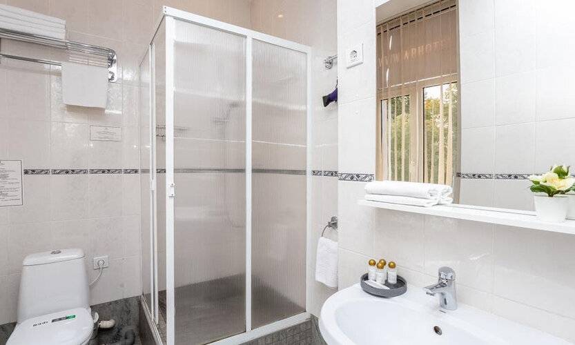 Элис Syncotel (Белое И Черное)