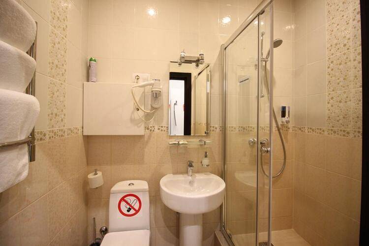 Отель Корона