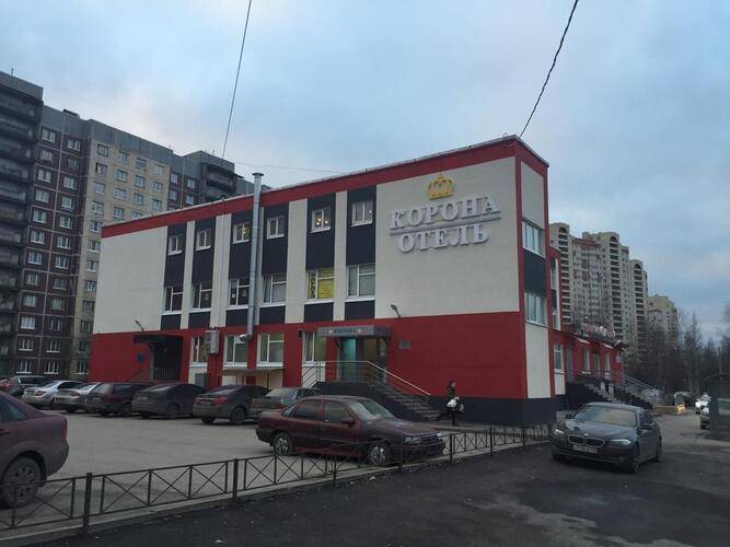 Отель Корона