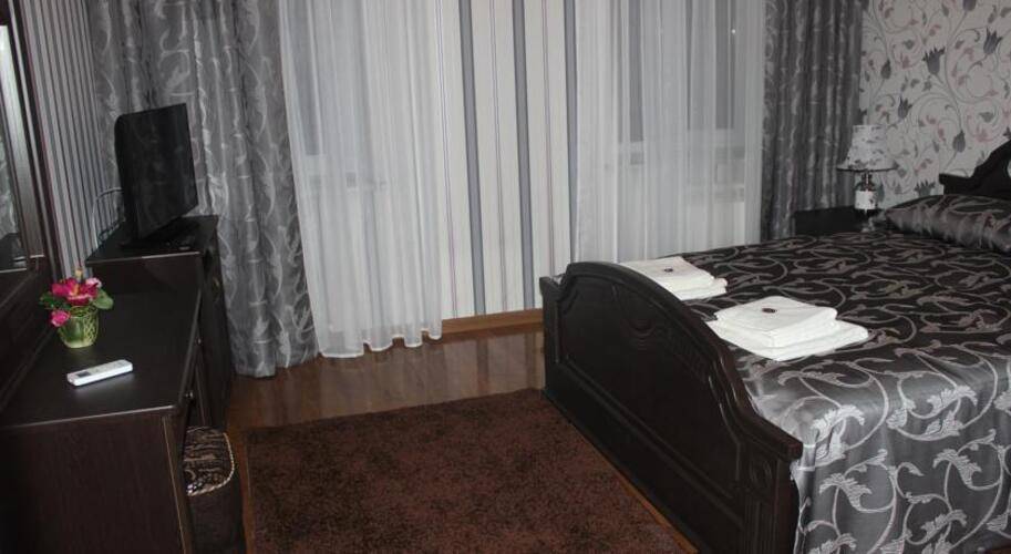 Отель Кавказ
