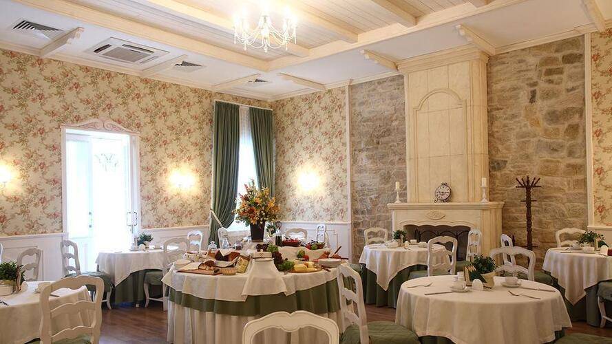 Отель Империал И Champagne Spa