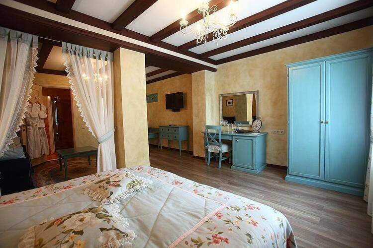 Отель Империал И Champagne Spa