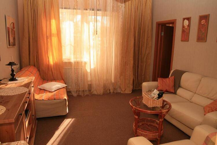Green Apple Hotel