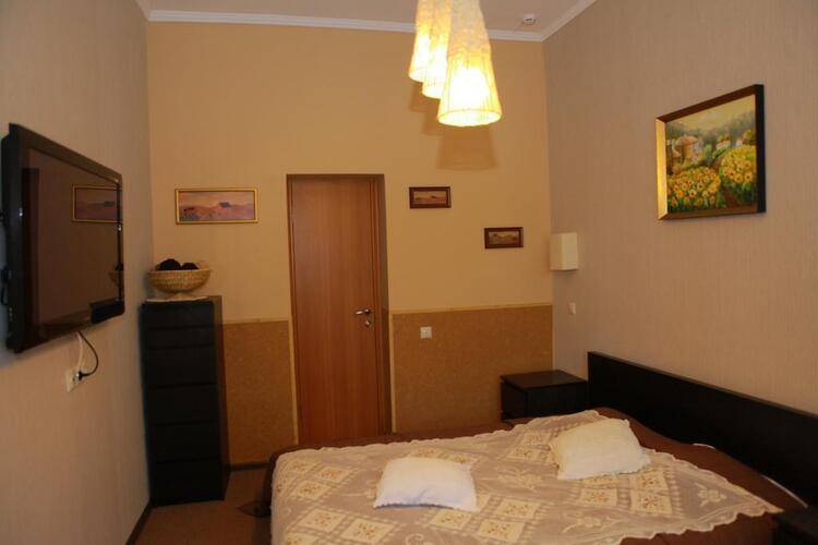 Green Apple Hotel