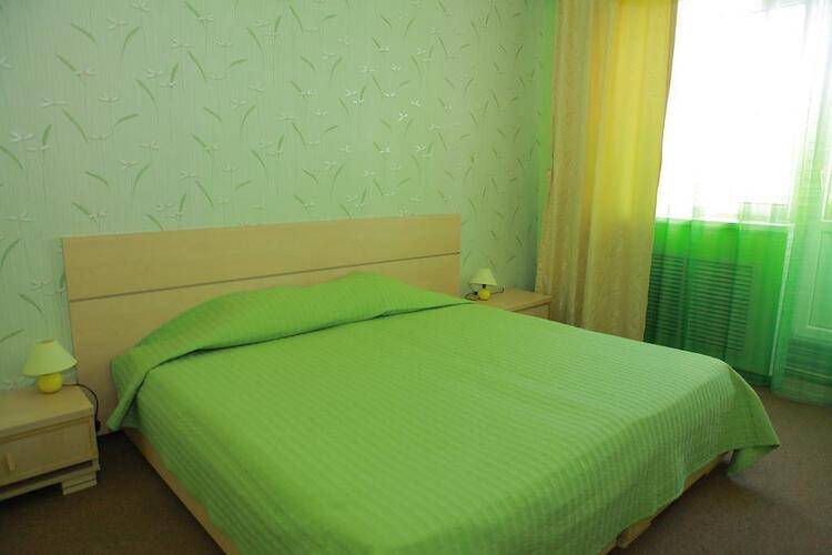 Green Apple Hotel