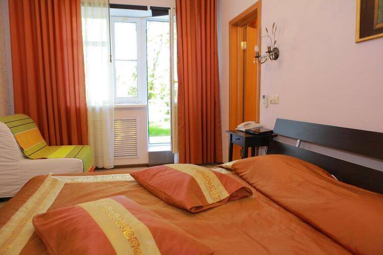 Green Apple Hotel