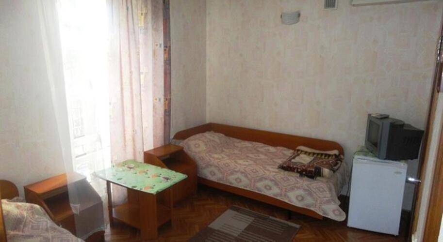 Отель Лорис