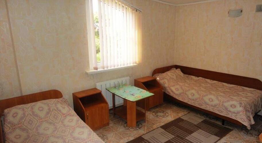 Отель Лорис