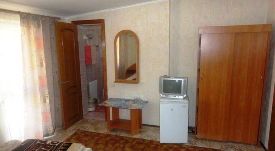 Отель Лорис