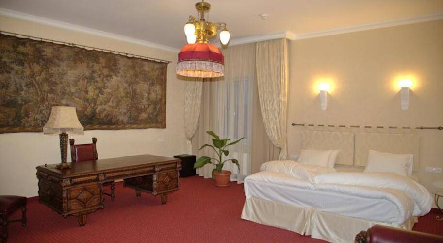 Отель Бристоль