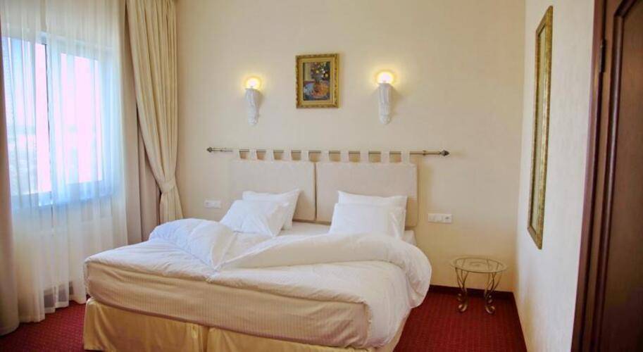 Отель Бристоль