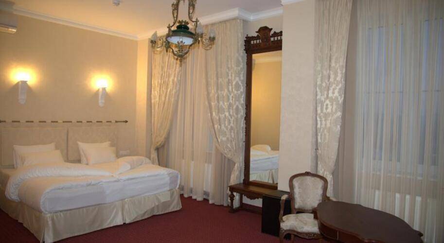 Отель Бристоль