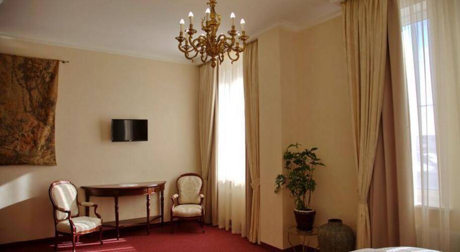 Отель Бристоль