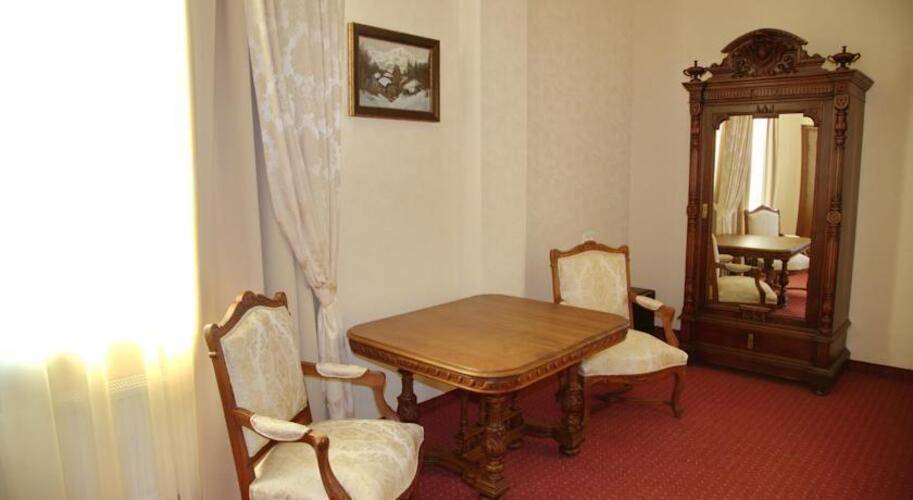 Отель Бристоль