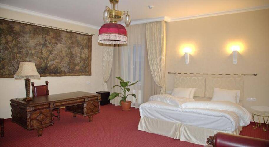 Отель Бристоль