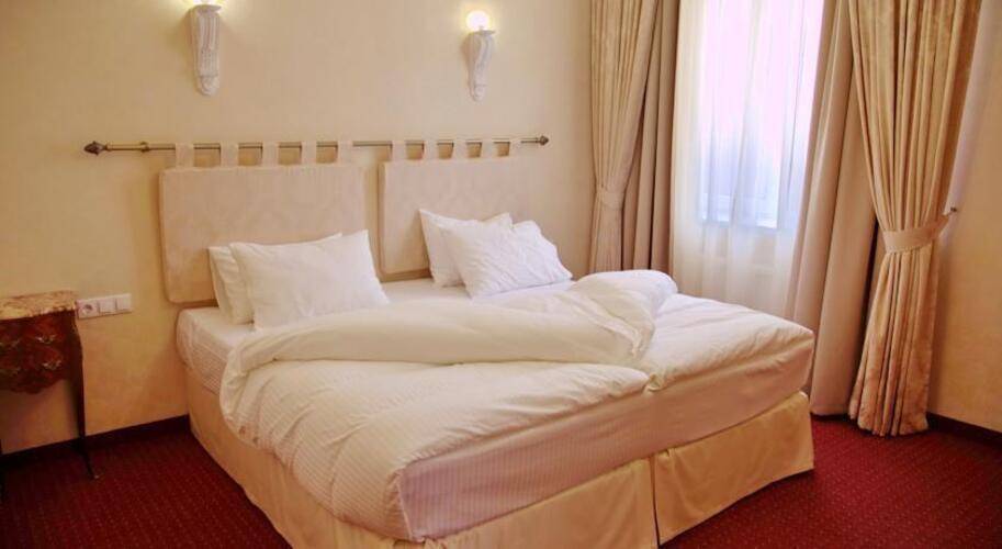 Отель Бристоль