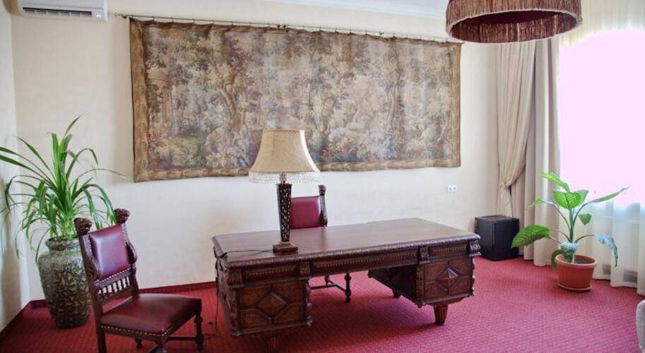 Отель Бристоль