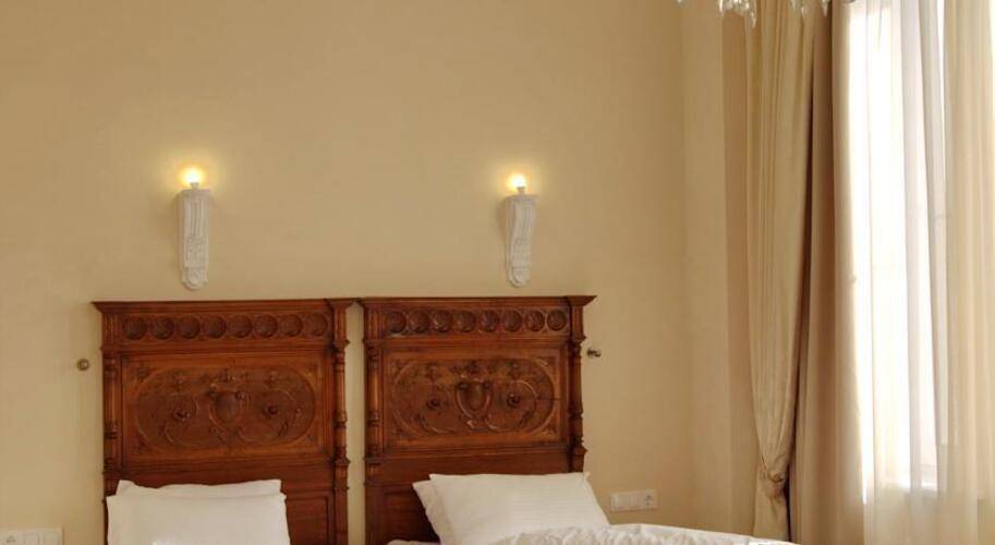 Отель Бристоль