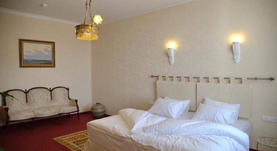 Отель Бристоль