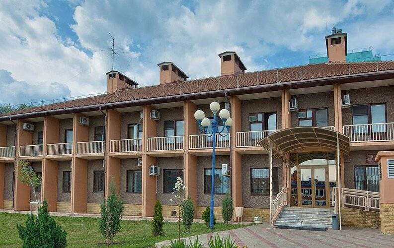 Отель Юг