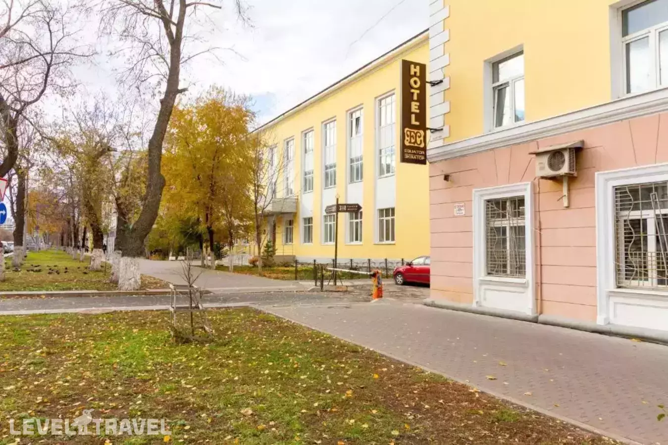 Отель Экватор