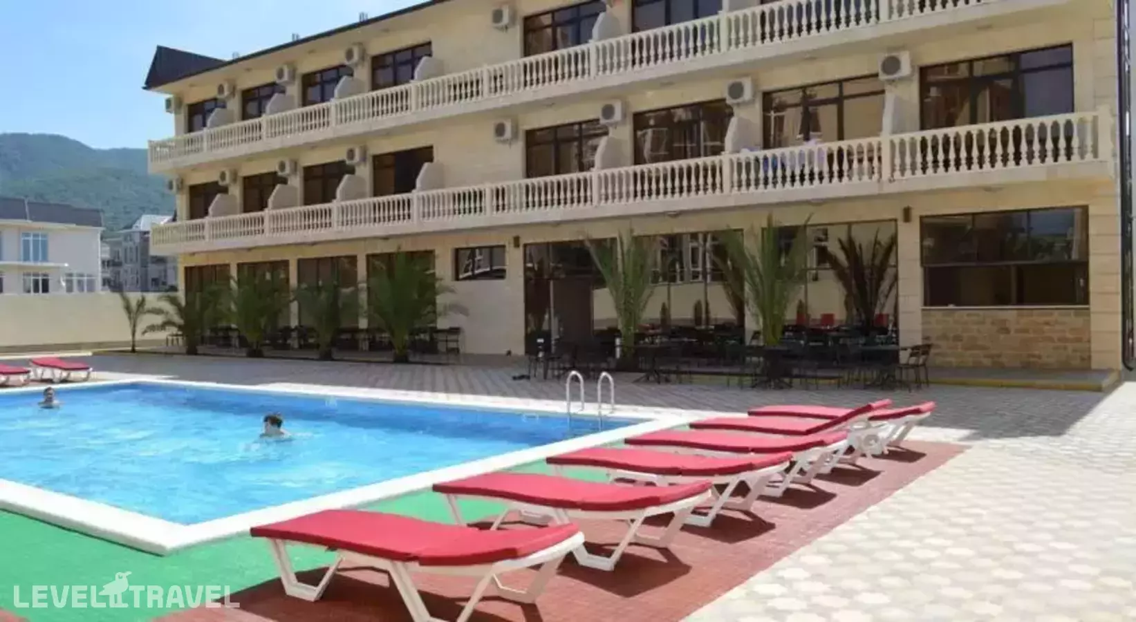 Отель Эвелин