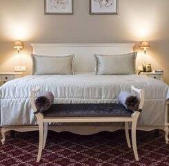 $item['hotel']['name']