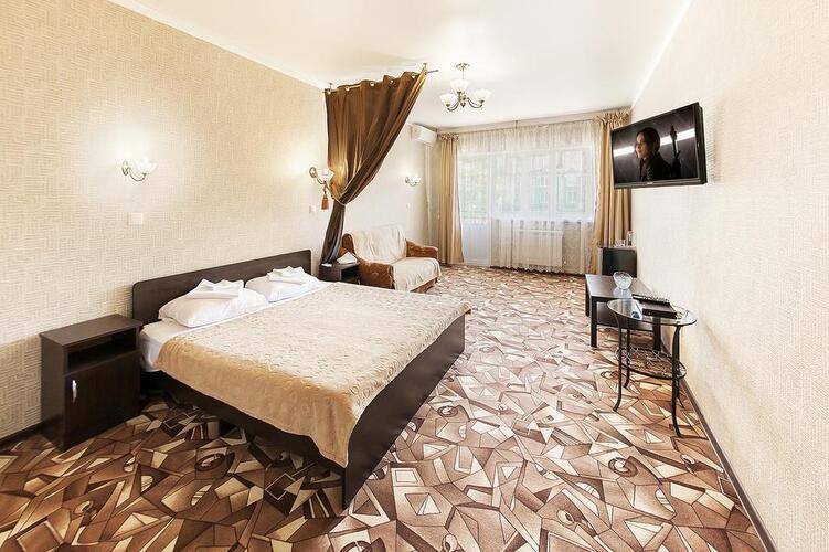 Happylinn Hotel