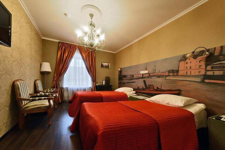 1913 Hotel