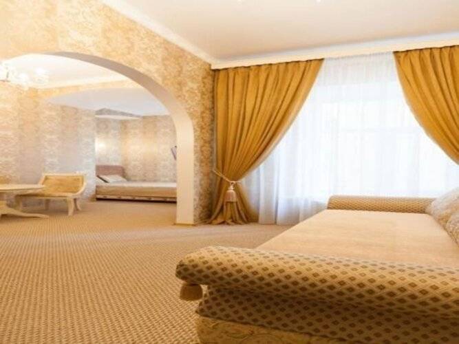Отель Версаль