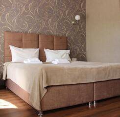 $item['hotel']['name']