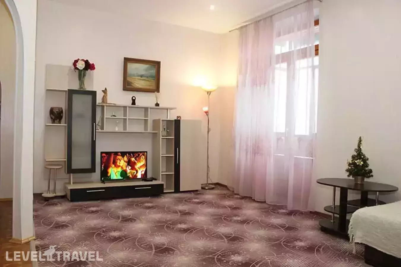 Саквояж На Улице Аллея Героев