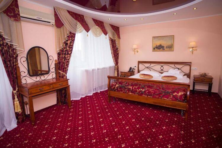 Амакс Сити Отель (Амакс Турист Отель)