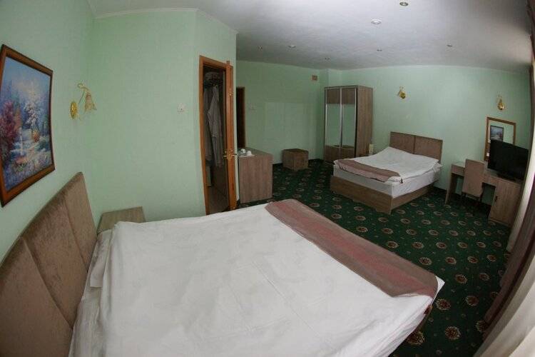 Империал Палас