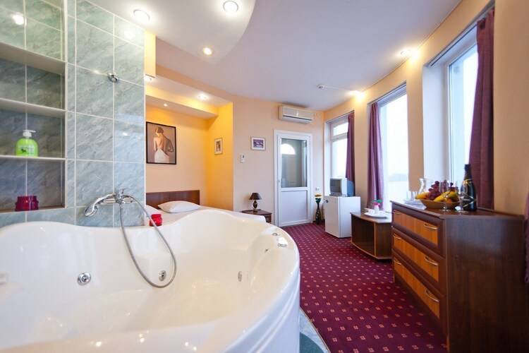 Гостиница Торнадо