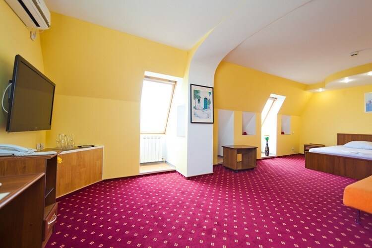 Гостиница Торнадо