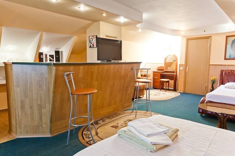 Гостиница Торнадо