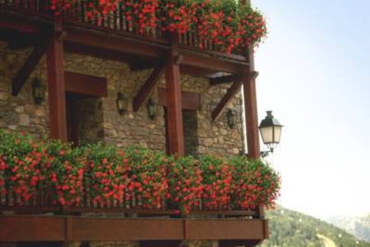 Naudi Hotel