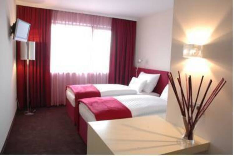 Roomz Hotel