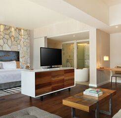 $item['hotel']['name']